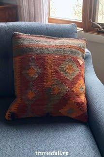 Chiếc Gối Bí Ẩn